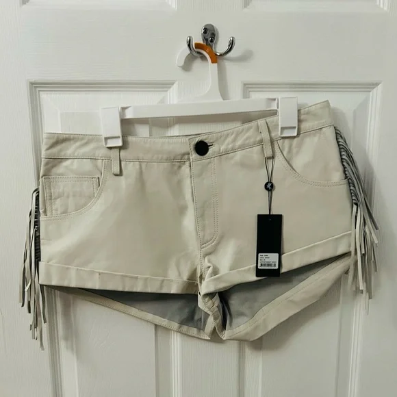 ONE TEASPOON chaos walking fringed leather bandit shorts in white size 8 - Picture 7 of 12